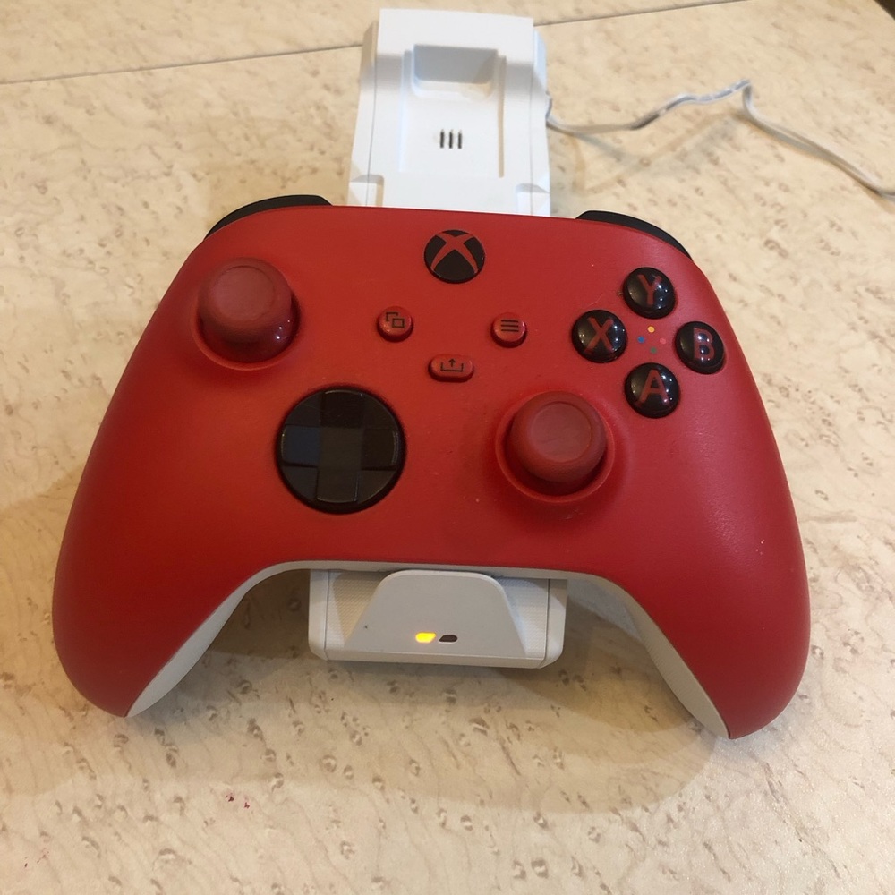 Xbox Series S/X Controller and rechargeable station